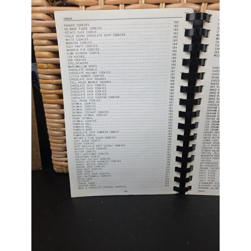 Vintage Country Cookbook, Winesburg Fire Department Auxiliary Ohio Amish